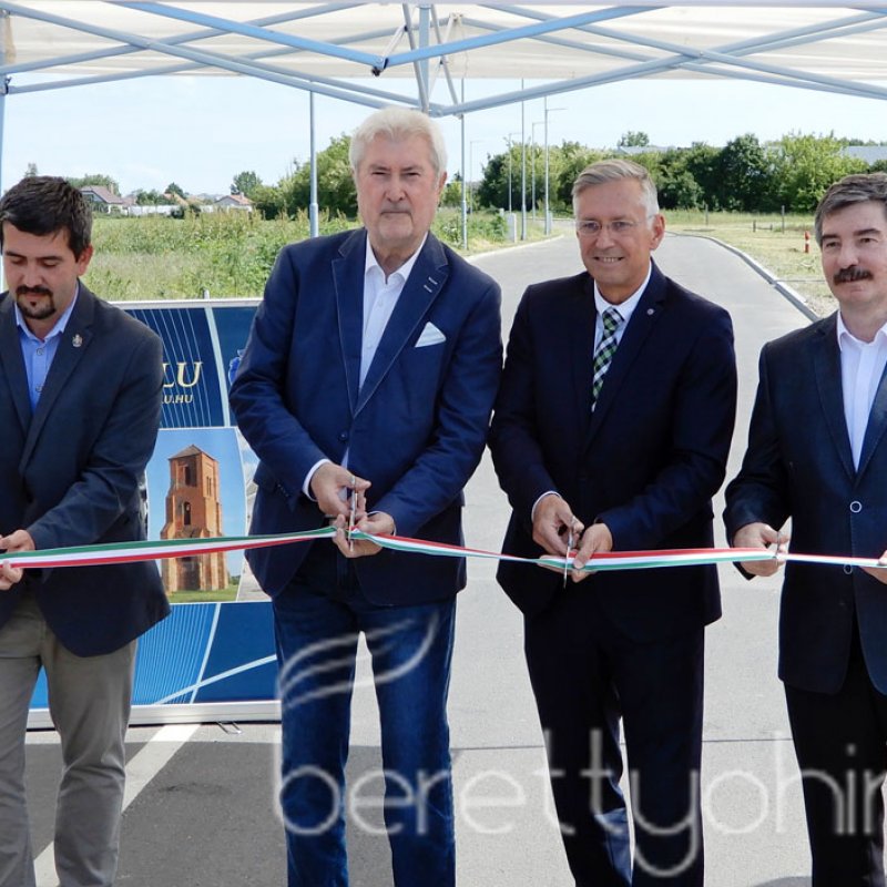 Északi iparterület átadása 16